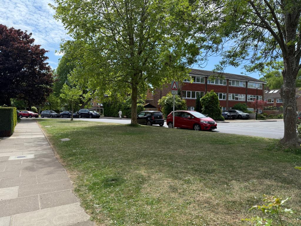 Lot: 24 - FREEHOLD PARCEL OF LAND - Parcel of Land fronting on to Broughton Avenue